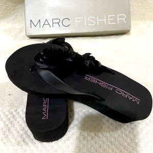 Marc Fisher ~ 6.5 Black Flip-flops